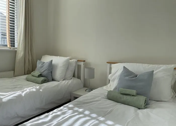 Comfortable Home W Private Parking Charlestown