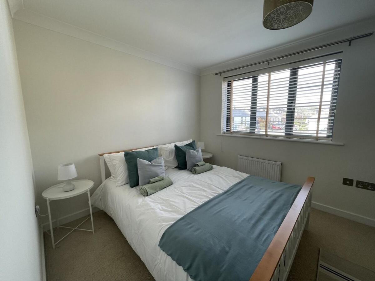 Comfortable W Private Parking Charlestown Holiday home