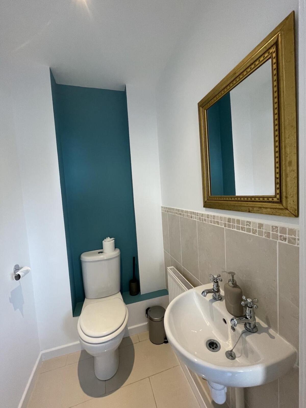 Comfortable W Private Parking Charlestown Holiday home